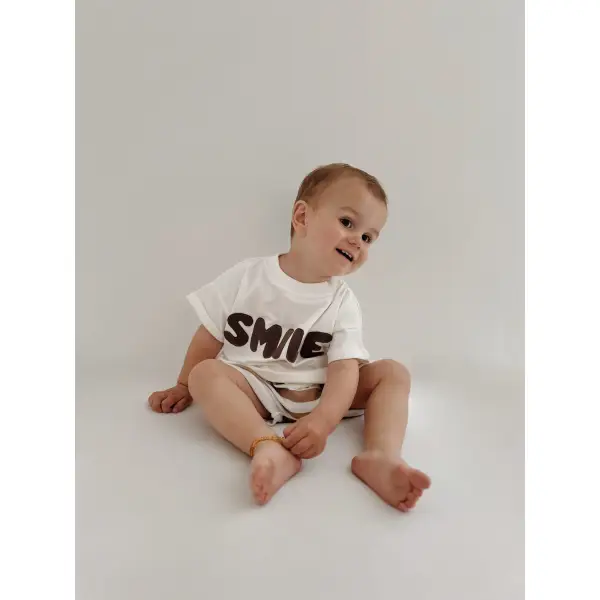 KOMPLET T-SHIRT ,,SMILE’’ECRU + SZORTY STRIPS LATTE