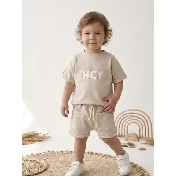 KOMPLET T-SHIRT ,,HEY’’NATURAL + SZORTY Z KIESZONKAMI NATURAL