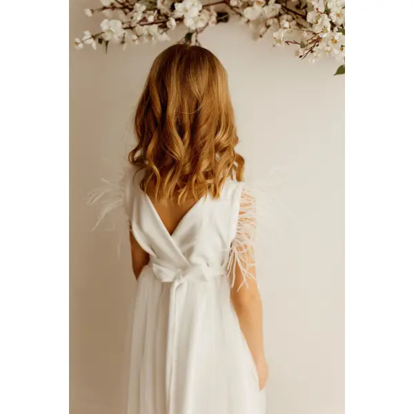 SUKIENKA DZIEWCZĘCA SUBTELNE PIÓRKA BIAŁA