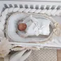 Kokon niemowlęcy z krótkimi chwostami